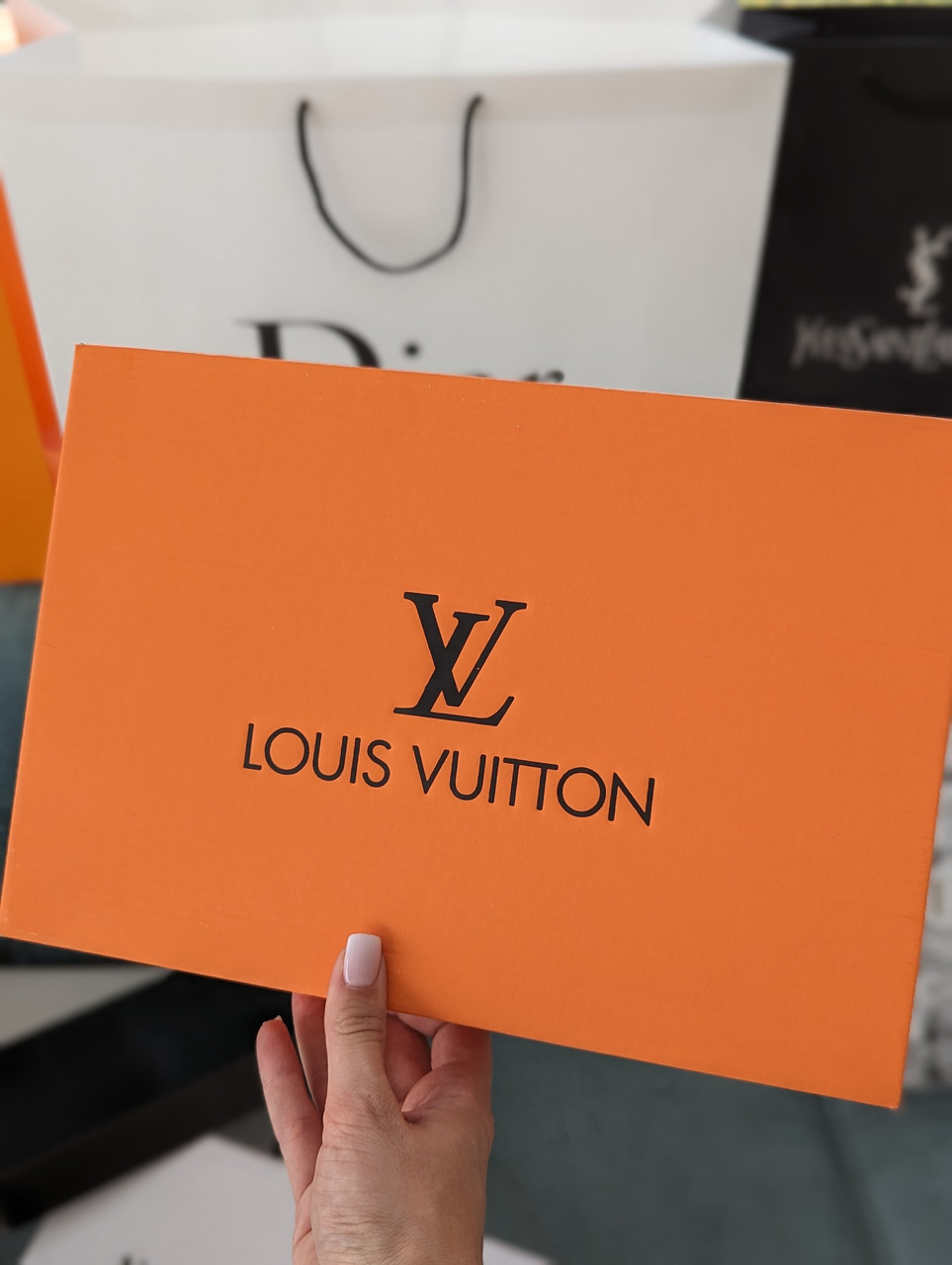 Фірмова коробка Louis Vuitton, пачка на подарунок. Подарункова брендова упаковка Луї вінон, фото 1