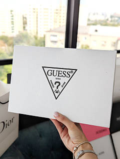 Фірмова коробка Guess, пачка на подарунок. Подарункове брендове паковання Гесс