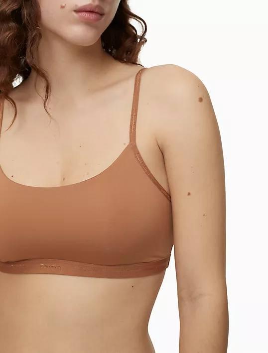 Топ Calvin Klein form to body natural unlined bralette - sandalwood (розмір S)
