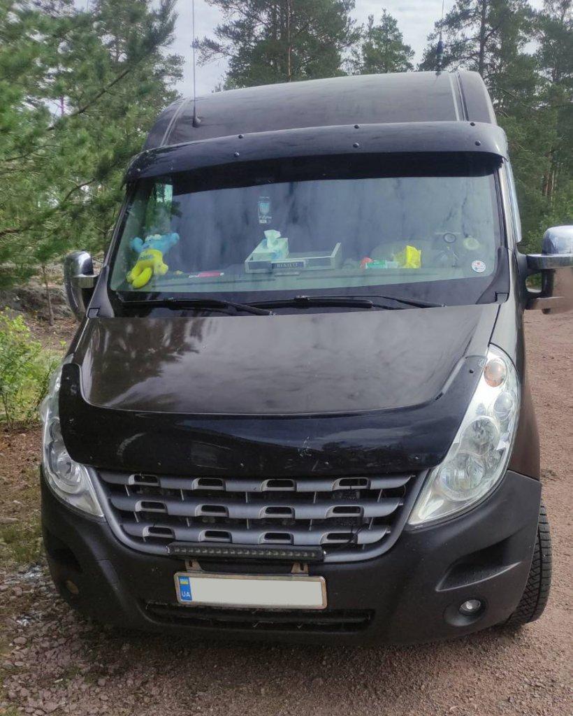 Козирьок на лобове скло V2 (чорний глянець, 5мм) для Iveco Daily 1999-2006 рр.