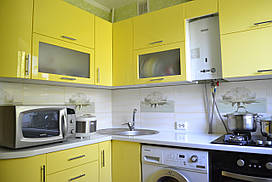 Маленька жовта кухня