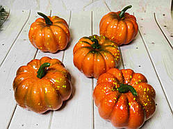 Декоративний гарбуз жовтогарячий 7 см (1 шт)