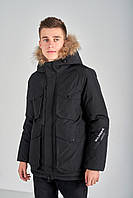 Чоловіча зимова куртка, чорного кольору.
