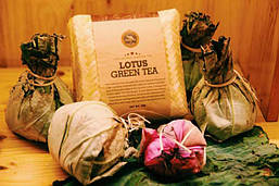 Чай зелений Преміум із лотосом у подарунковому пакованні (ручна робота) Lotus Green Tea 125 грамів В'єтнам