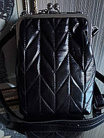 Женская кожаная сумка Polina & Eiterou черного цвета под телефон со строчкой