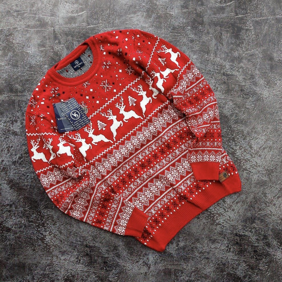 Светр жіночий теплий без горла розмір S - M Червоний з оленями