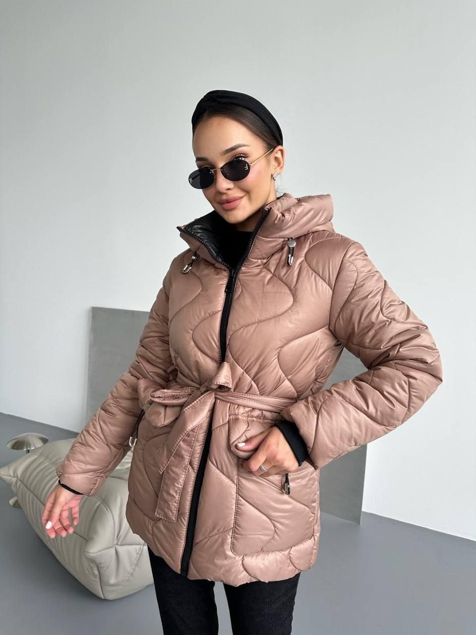 Женская куртка стежка с поясом стеганная зимняя стеганая куртка на подкладе с капюшоном силикон 250 OS 42, Бежевый - фото 2 - id-p2017359609