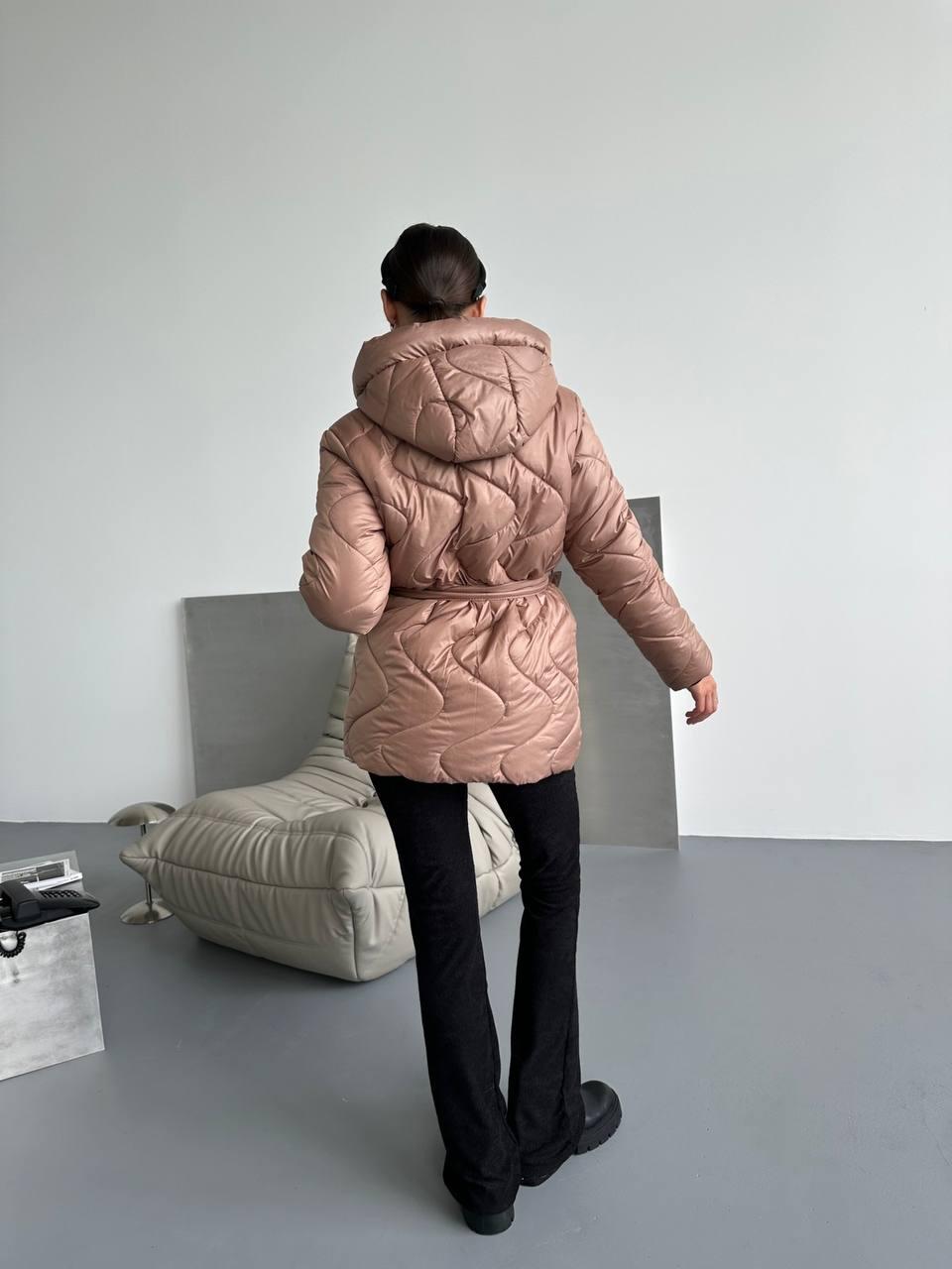 Женская куртка стежка с поясом стеганная зимняя стеганая куртка на подкладе с капюшоном силикон 250 OS 42, Бежевый - фото 6 - id-p2017359609