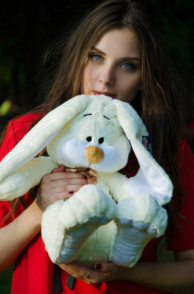 

Плюшевый кролик Кнопа 55см. Персиковый