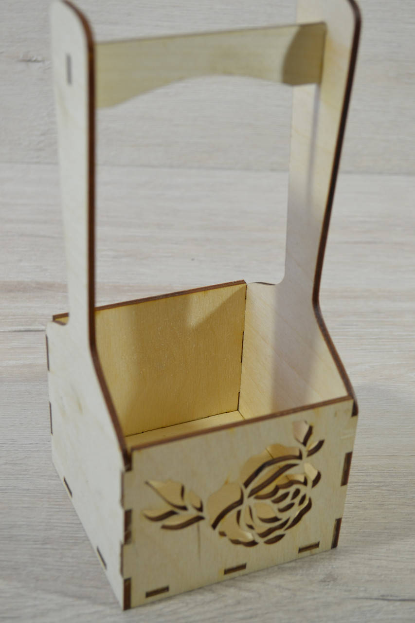 

Корзинка из двп, Белый