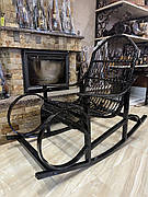 Крісло-гойдалка з лози