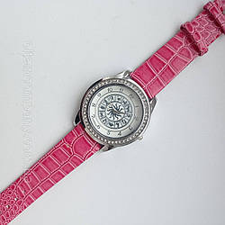 Годинник наручний на рожевому ремінці