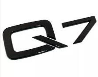Шильдик емблема напис на багажник AUDI Q7 колір чорний