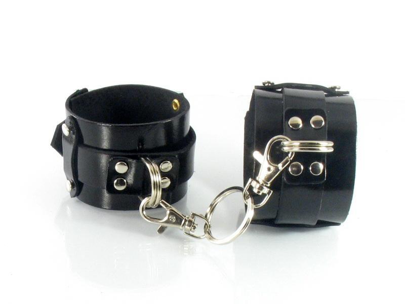 Наручники із заклепками БДСМ із натуральної шкіри чорного кольору Scappa Кайф, фото 1