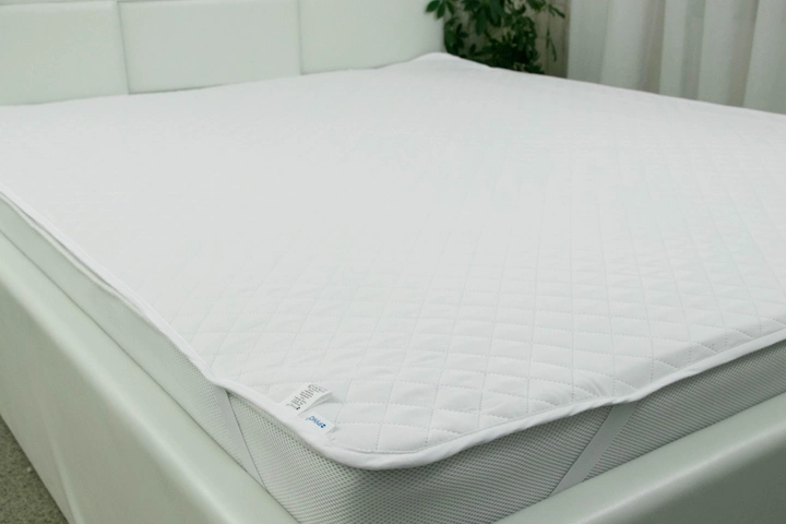 Наматрацник непромокаючий 140х200 на резинці махровий на ліжко, водовідштовхуючий наматрацник полуторний, фото 1