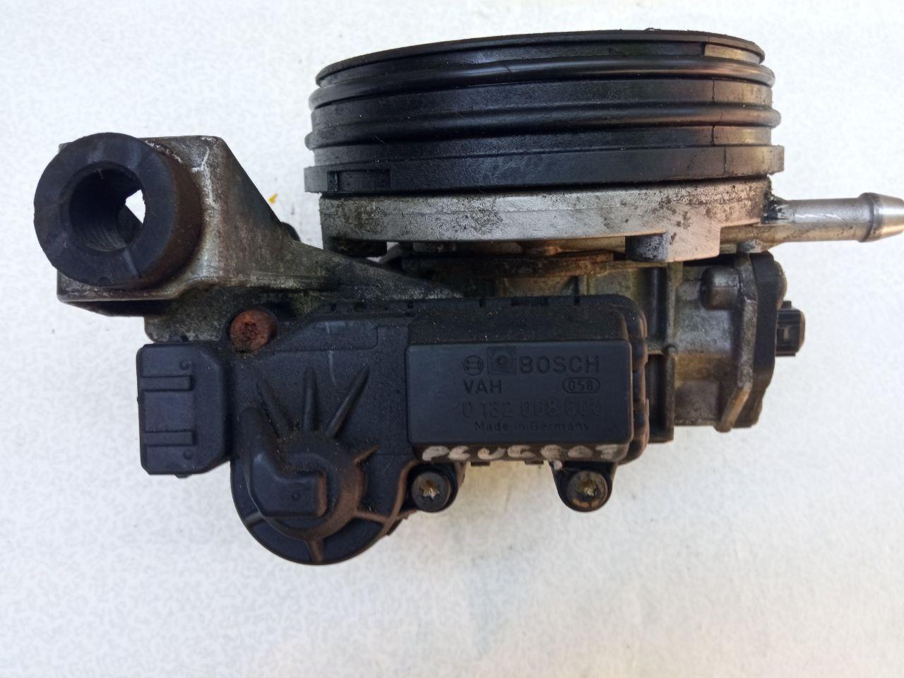 Дросельна заслінка Peugeot 106 Bosch 0 132 008 600 / 0132008600