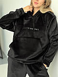 Чорний теплий жіночий спортивний костюм із капюшоном із двостороннього велюру, фото 3