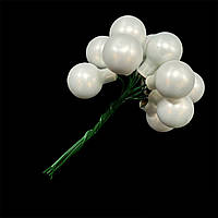 Стеклянные новогодние матовые шары на проволке 2 см (12 шт), цвет белый