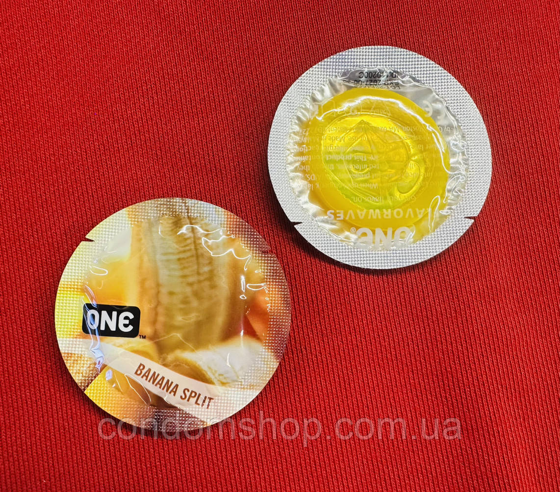 Презервативи кольорові ароматизовані ONE Flavor Waves Banana Split зі смаком банана жовтий колір