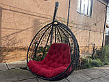 Крісло-кокон з ротанга, чорне з червоною подушкою, фото 6