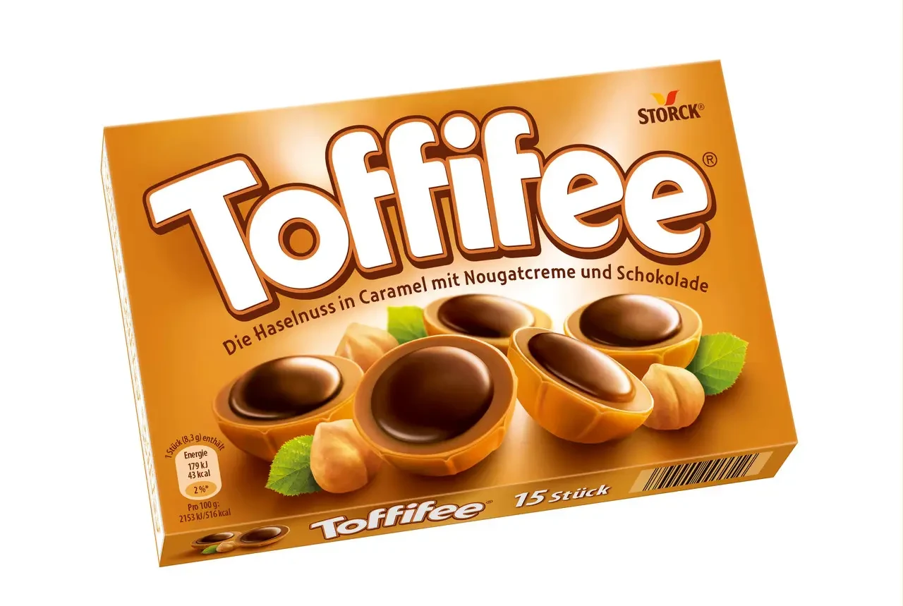 Цукерки шоколадно карамельні в коробці Toffifee, 125 г, Німеччина, Цукерки шоколадні з цілим фундуком
