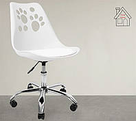 Кресло офисное, компьютерное Bonro B-881 белое со спинкой для мастера
