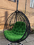 Крісло-кокон коричневого кольору із зеленою подушкою, фото 6