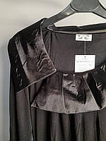 Блузка женская чорная с асеметричным воротником размер S-M "SALE"