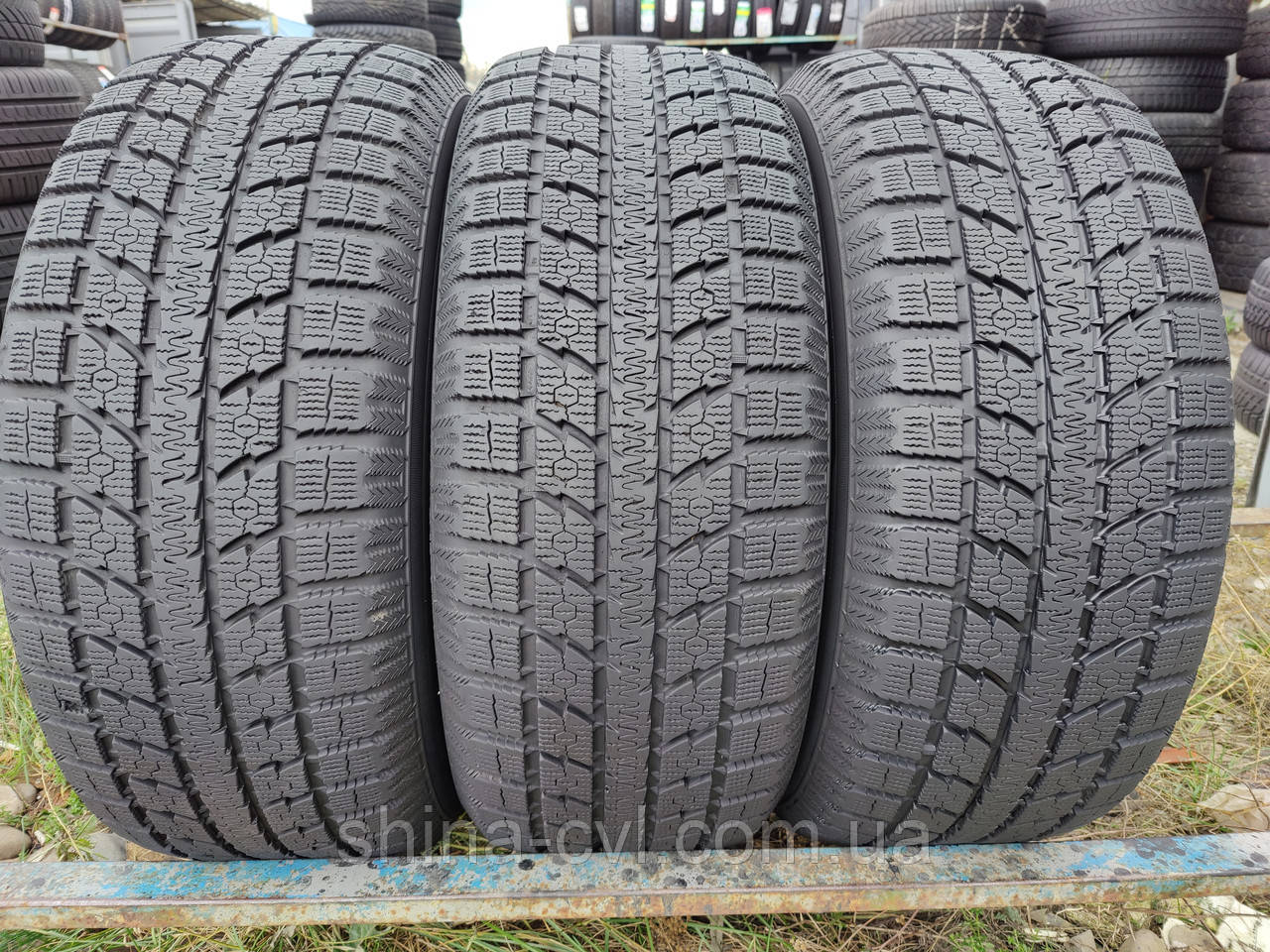 Зимові шини 275 55 R19 111J Toyo Observe GSI-5