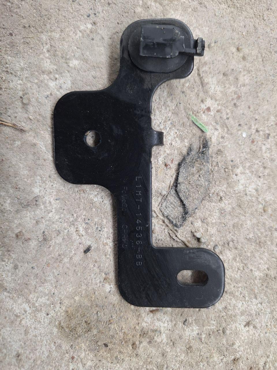 Кронштейн Ford Explorer 2020 б/у оригінал L1MT-14536-BB, фото 1