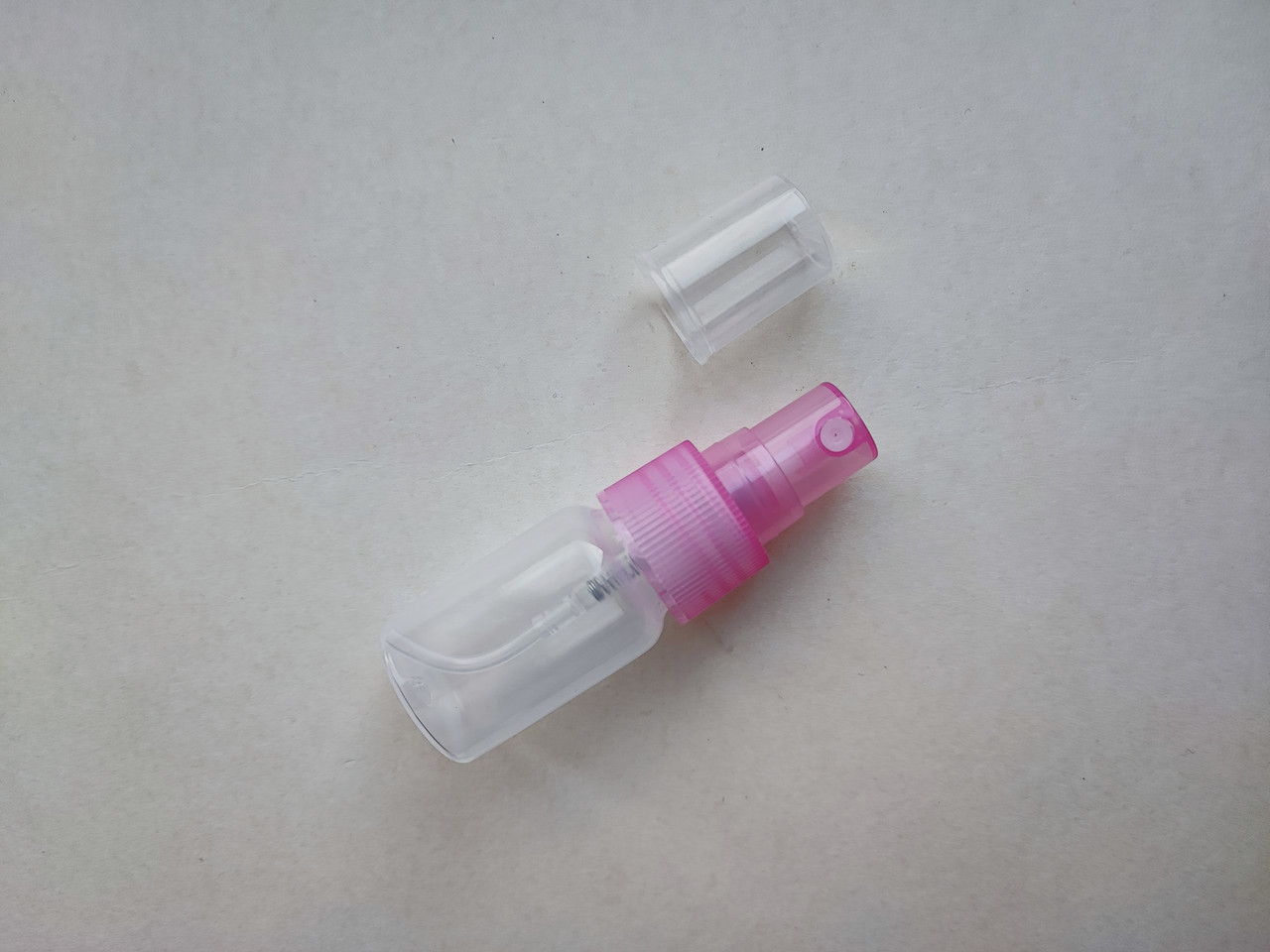 15 - 12 мл Поліпропілен (РР) напівпрозорий з рожевим розпилювачем 20/410 пляшка, флакон пластиковий, пластмасовий