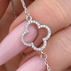 Срібний браслет родований з фіанітами в формі конюшини (1 см) РН-501