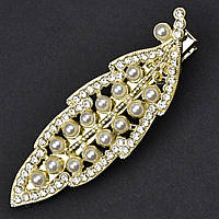 Шпилька затискач для волосся металева золотистого кольору листочок із перлинками та фіанітами розмір 6,5х2 см