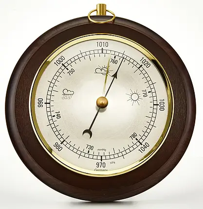 Механічний настінний барометр TFA Analogue Barometer Walnut, фото 4