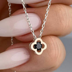 Срібне кольє з золотими накладками з кулоном в формі конюшини з фіанітом (колір чорний) РН-184