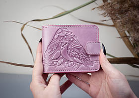 Жіночий шкіряний гаманець ліловий з тисненням Пташки