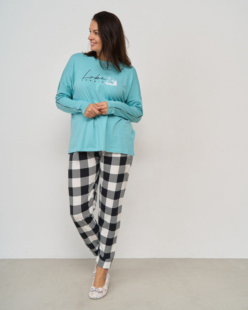 Домашній одяг — 30059-ні — Жіноча батальна піжама зі штанами в карту