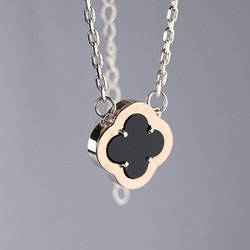 Срібне кольє з золотими накладками з кулоном в формі конюшини з чорним каменем (1,1 см) РН-157