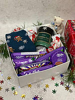 Новогодний подарочный бокс со сладостями подарочная коробка Selli Новорічний подарунковий бокс з солодощами