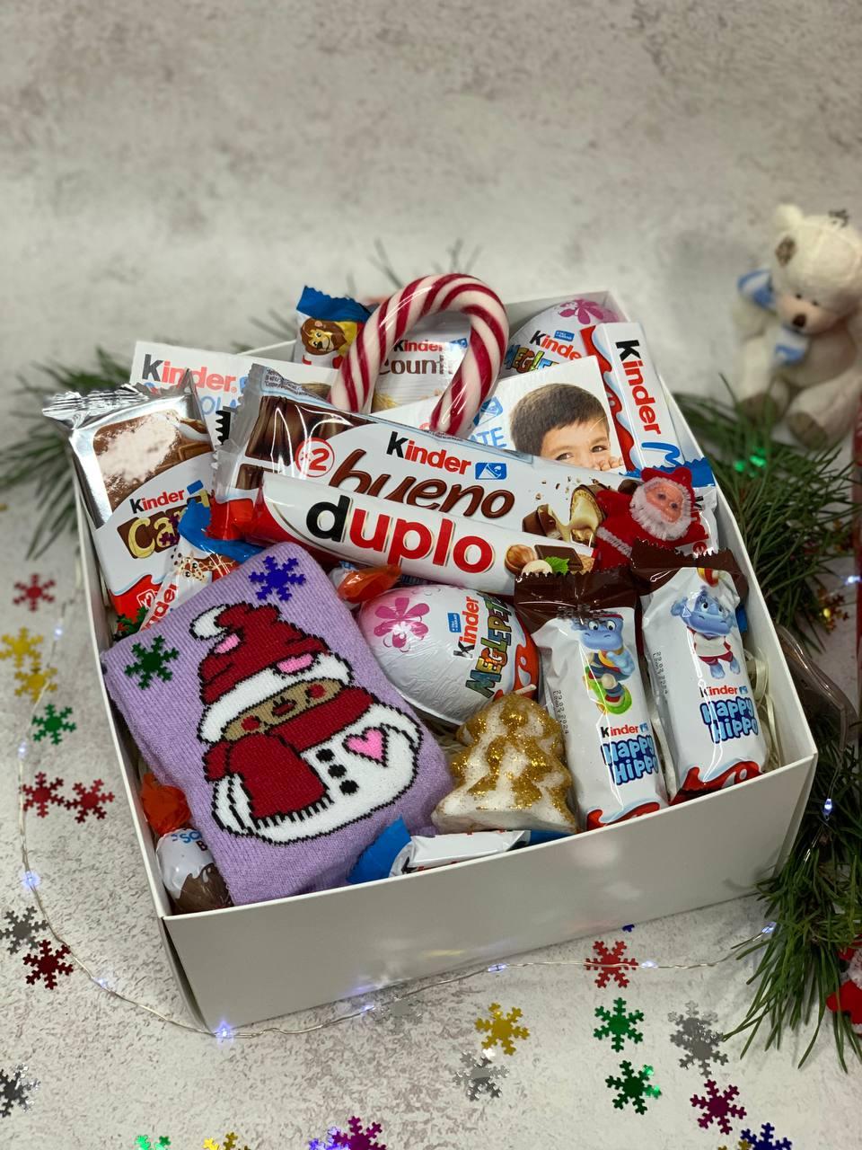 Новогодний подарочный бокс для девушки коробка со сладостями kinder ...
