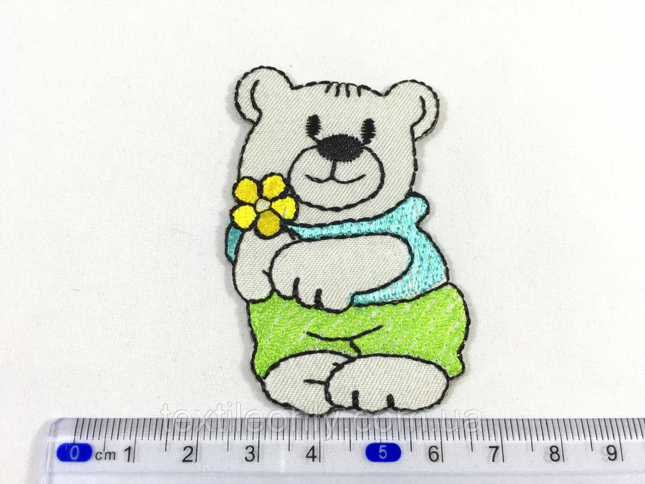Нашивка ведмедик із квітчастим цвітом салат 42х69 мм