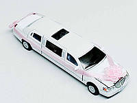 Машинка Kinsmart "Lincoln Town Car Stretch Limousine 1999" свадебный KT7001WW