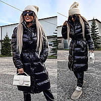 Женское зимнее длинное стеганое пальто с капюшоном из плащевки лаке на молнии и на кнопках размеры 42/52