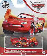 Машинка Тачки 3 Disney Pixar Cars Lightning McQueen with Cone Молния Маквин c конусом (GRR57/ DVY29)