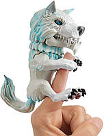 Интерактивный волк WowWee Untamed Dire Wolf by Fingerlings - Blizzard (White and Blue) (3962) (B07NF193VZ)