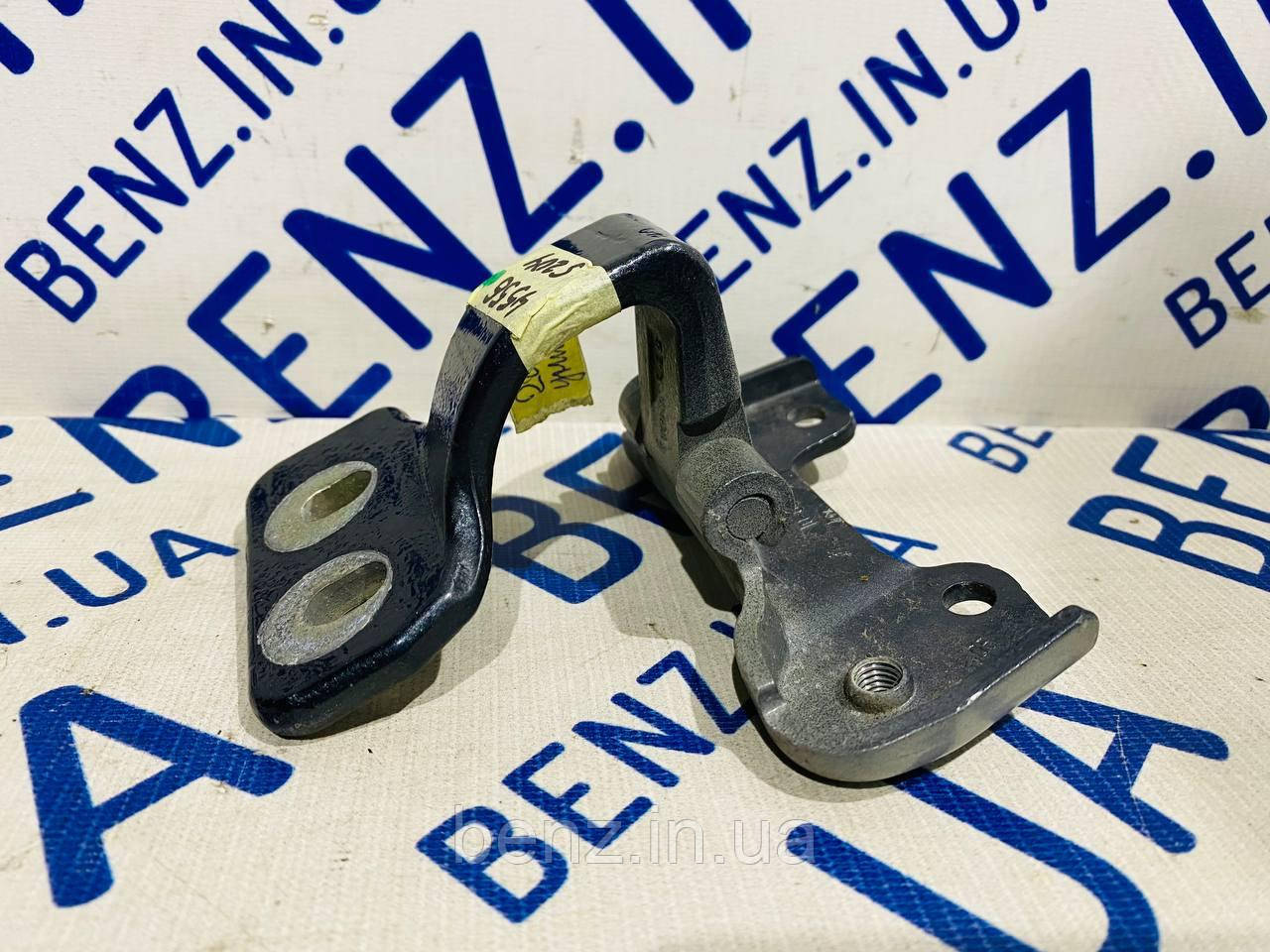 Петля кришки багажника праворуч Mercedes S204 A2047400237, фото 1