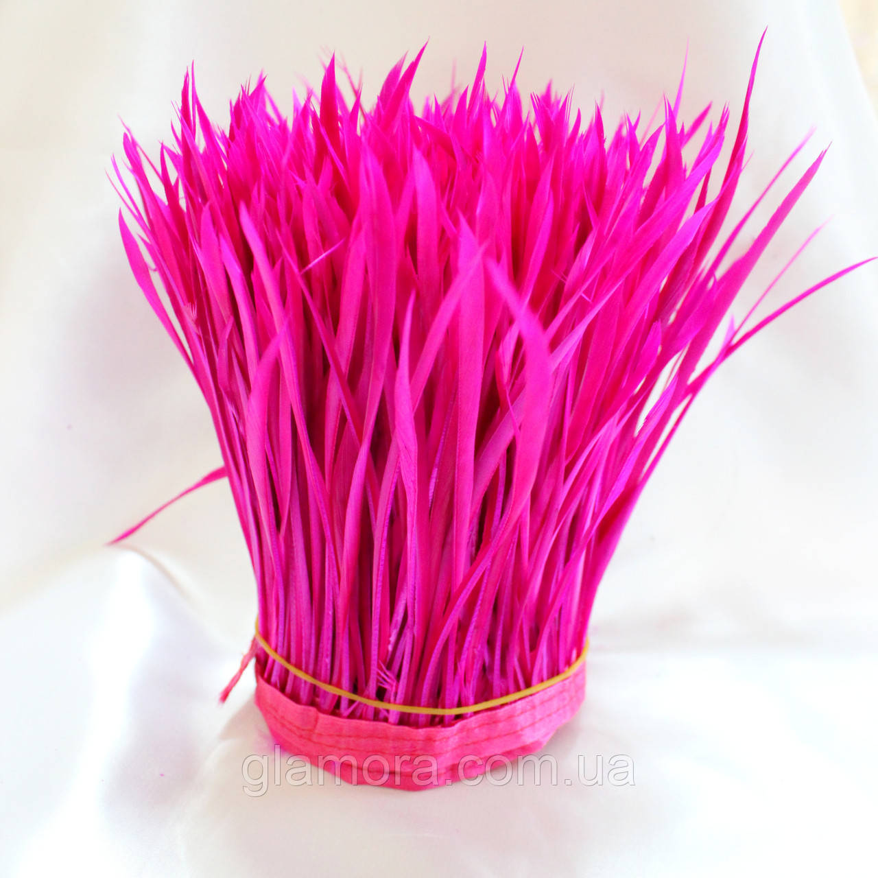 Тасьма перова (стрижене гусяче перо Biot).Кольор Fuchsia. Цена за 0.5м