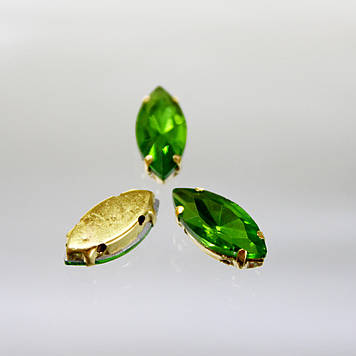 Стрази в золотих цапах. Лодочка 7х15мм. Кольор Green