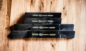 Захисна фосфорна плівка накладка на пороги для Subaru- Чорний Карбон 4 шт