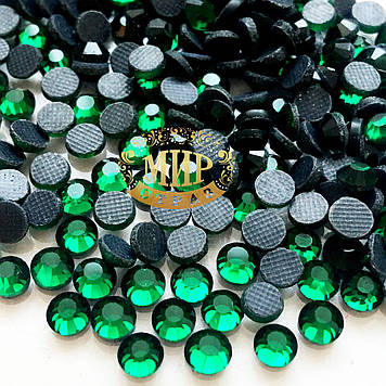 Камені економкласу Hotfix Emerald ss16 (4mm). Паковання 100 шт.